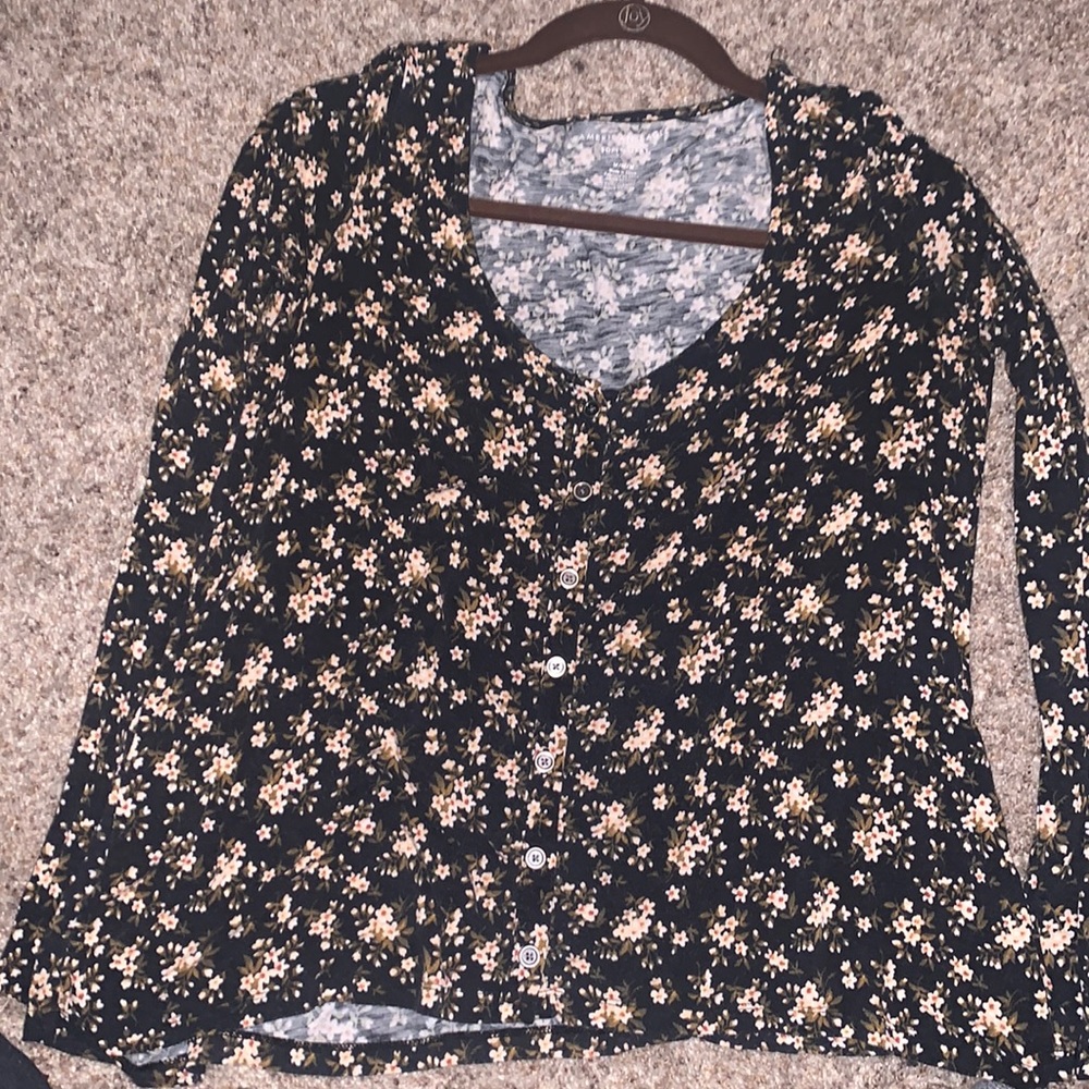 American eagle floral long sleeve top